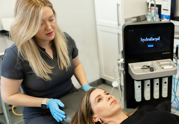 HydraFacial: Risks and Side Effects (female at treatment)